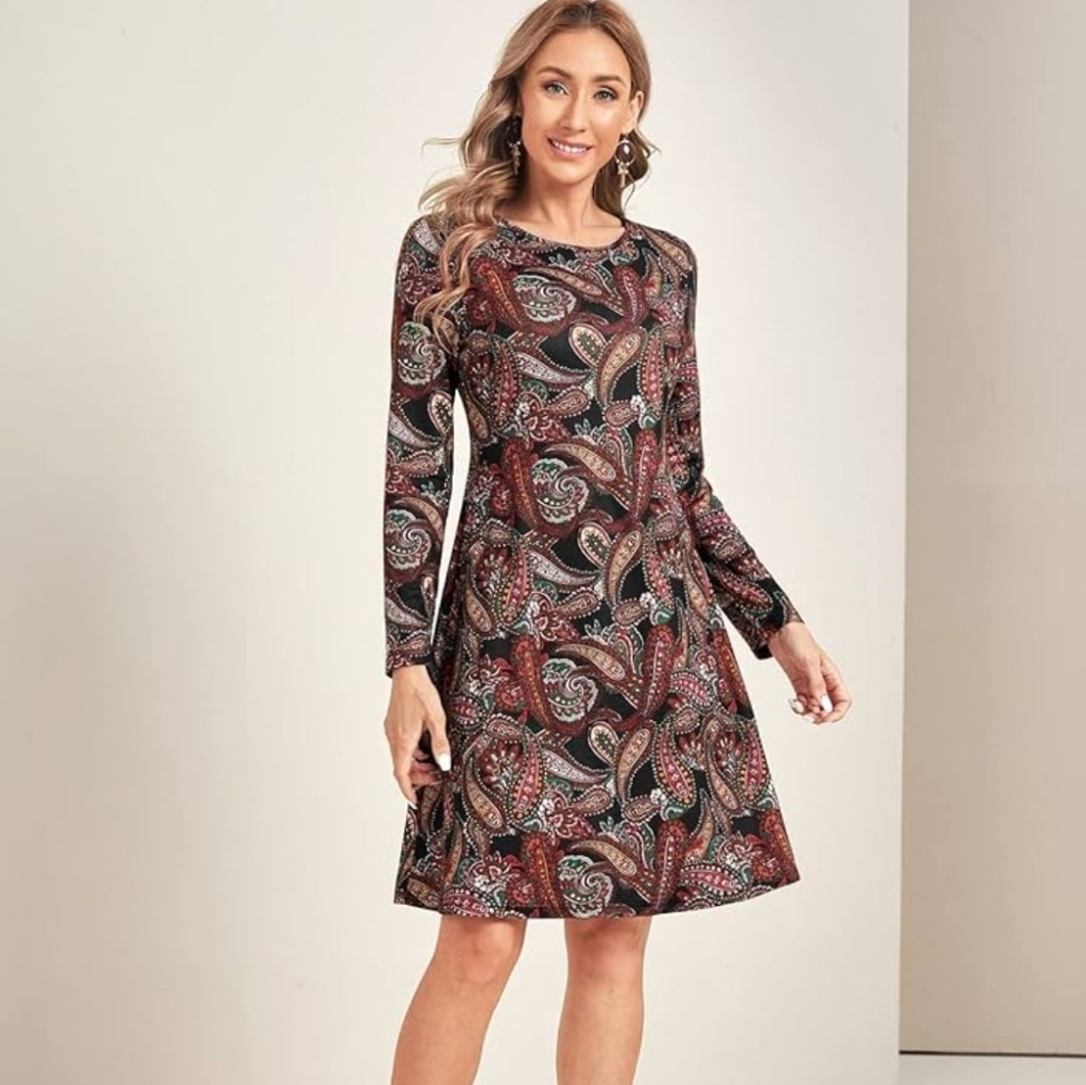 BELLAMI Black and Red Paisley Long Sleeve Dress